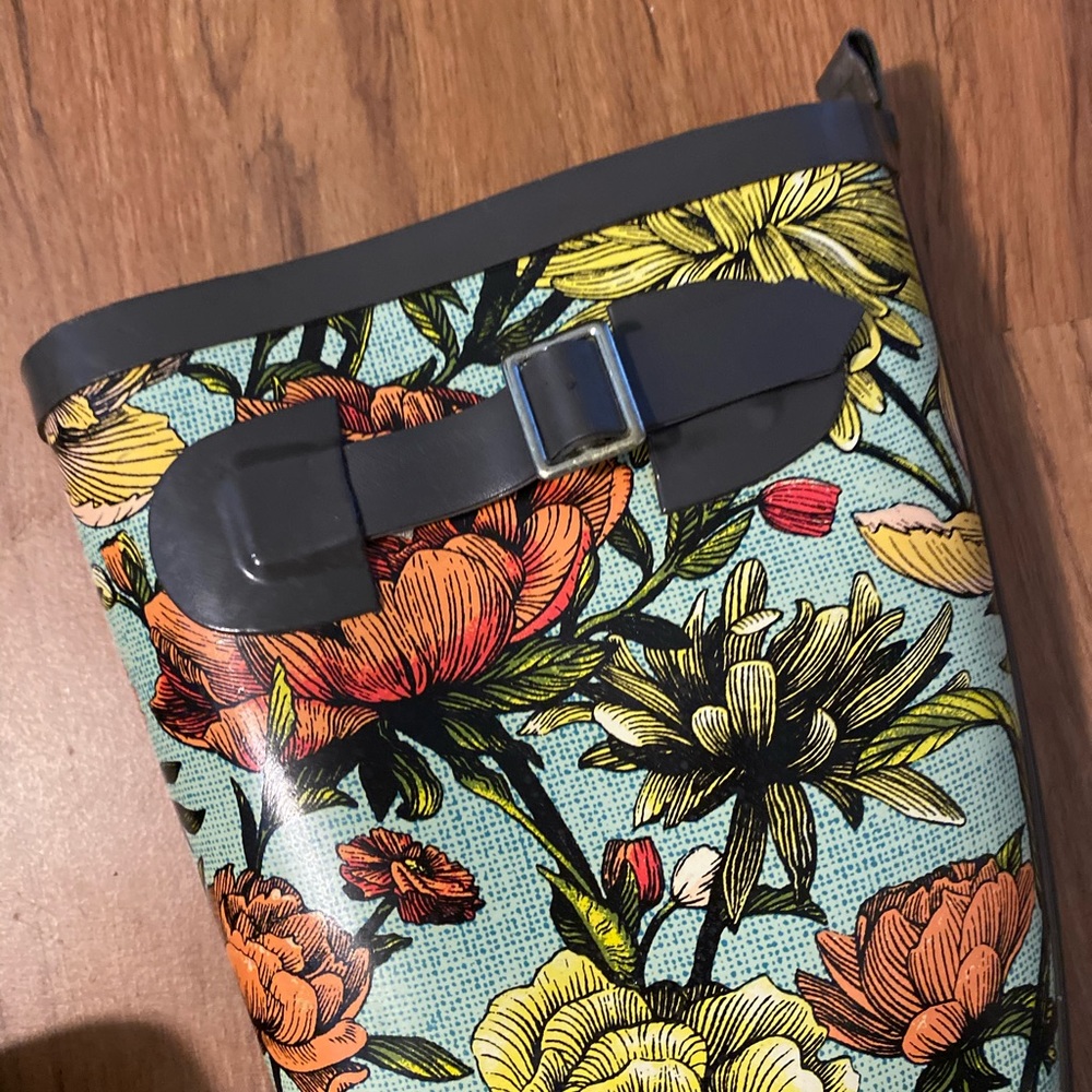 Floral Rain boots - Picture 4 of 5
